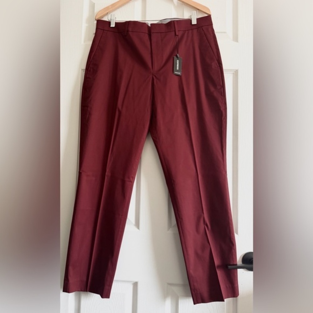 NWT Express Men's Deep burgundy -brown Dress Pants
Size 34/30